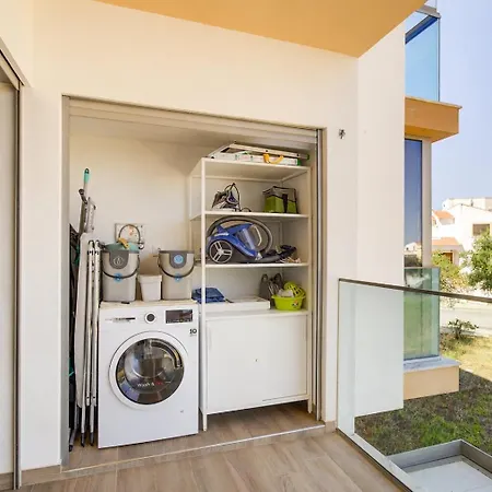 Spacious 2-suite Flat With Balconies In Portimão