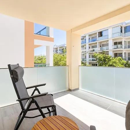 Spacious 2-suite Flat With Balconies In Portimão